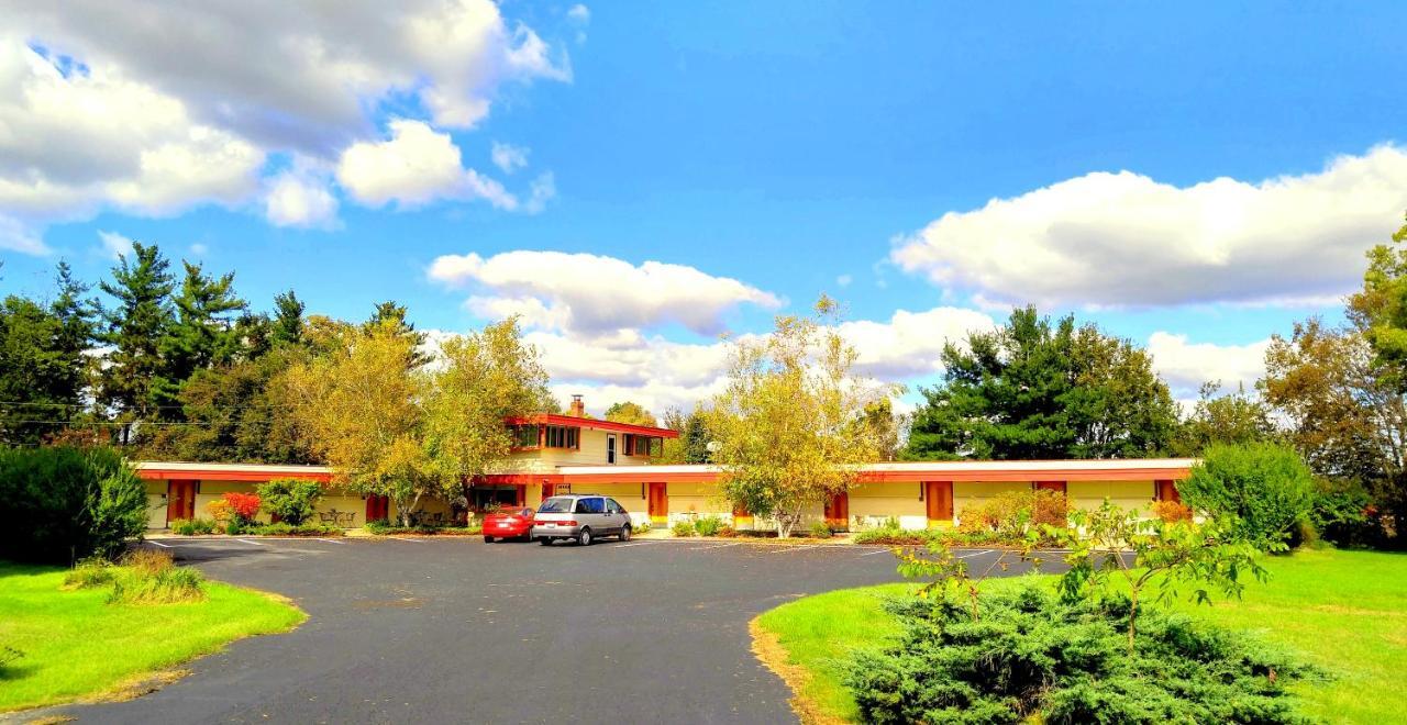 The Usonian Inn Llc Spring Green Exteriör bild