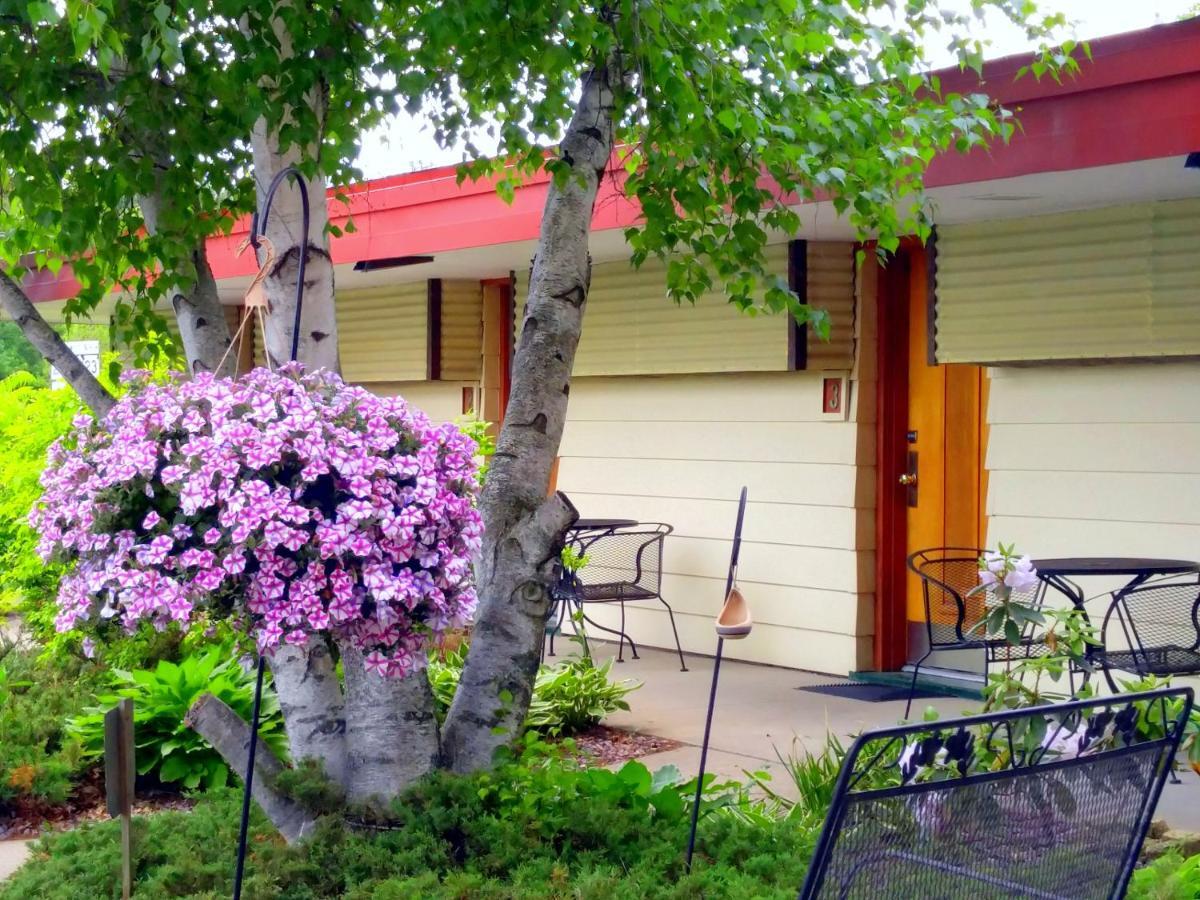 The Usonian Inn Llc Spring Green Exteriör bild